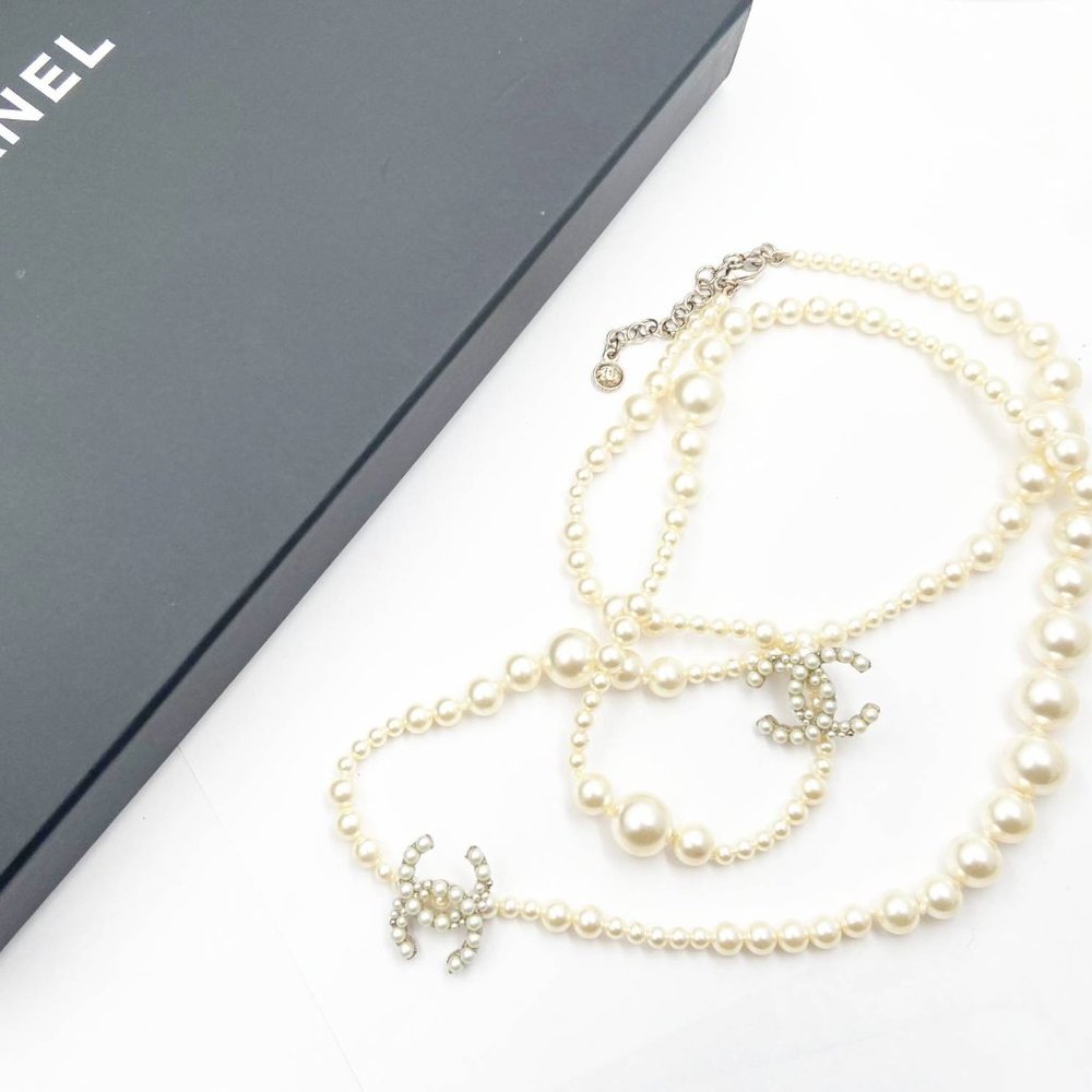 Chanel Silver CC Bubble Pearl Pearl Necklace - Picture 2 of 5